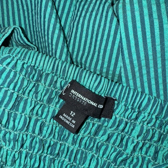 Green Striped Dress with adjustable straps - Picture 3 of 4